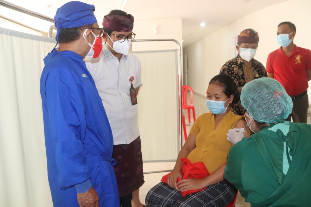 podiumnews.com-Pemkab Badung Sasar Vaksinasi 1.822 Ibu Hamil 